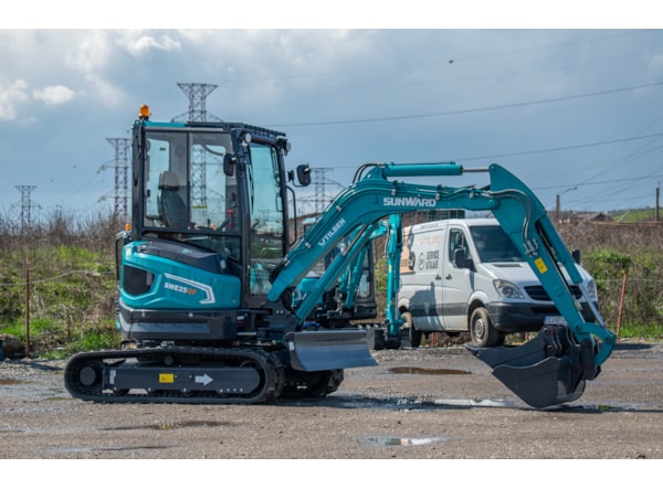 Miniexcavator SUNWARD  SWE 25 UF de vanzare